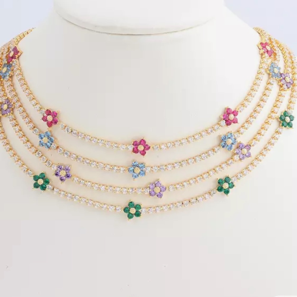 IN LOVE WITH THIS FLOWER necklace! Pick one color